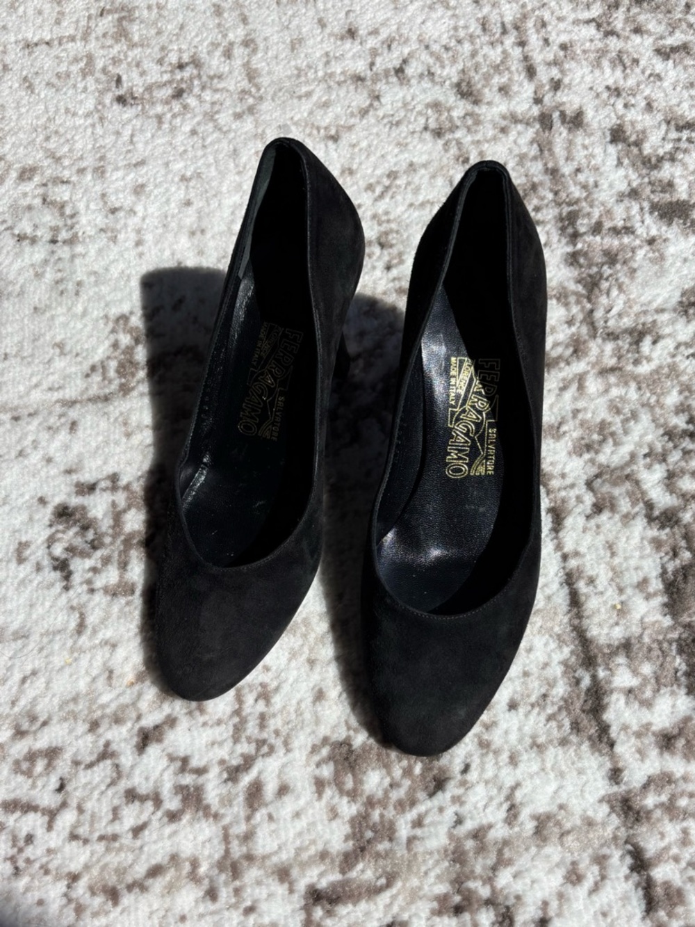 Vintage 90’s Salvatore Ferragamo Black Suede Mid-Heel Pumps - Picture 11 of 13